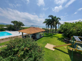 C142 Lindo apartamento com vista para o mar